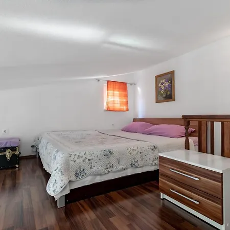 Apartment Mirta Stara Baška