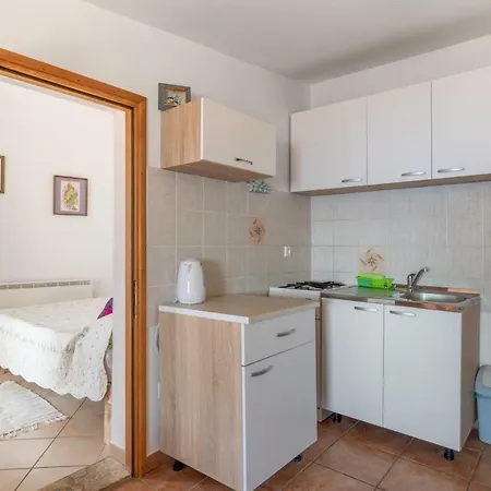 Mirta * Stara Baška