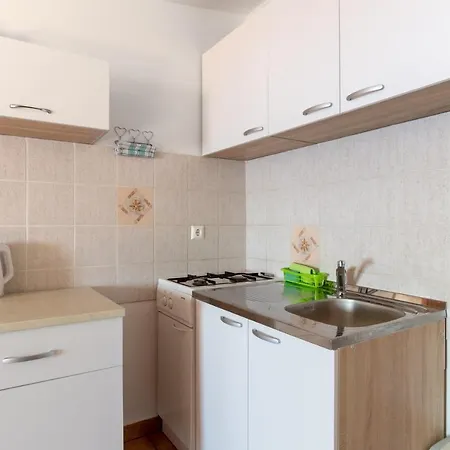 Mirta * Stara Baška