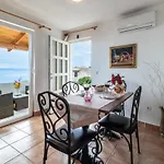Mirta Apartment